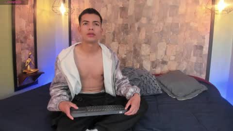 dilan_velvet online show from May 27, 11:51 am