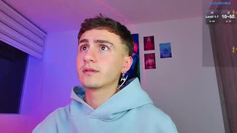 Julian Independent Model online show from October 18, 11:20 pm