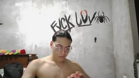 dirty model online show from March 16, 2:40 am