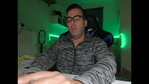 ditos_c online show from December 11, 8:38 am