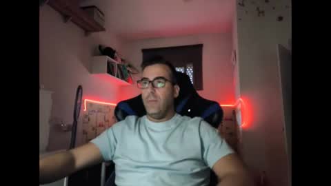 ditos_c online show from December 9, 8:33 am