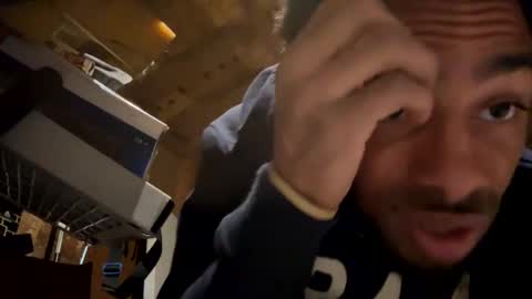 Snapshot of dixkzilla chatting on October 17, 3:27 pm dixkzilla online show from October 17, 3:27 pm