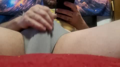 Snapshot of djirie1 chatting on December 17, 8:43 pm Tunes online show from December 17, 8:43 pm