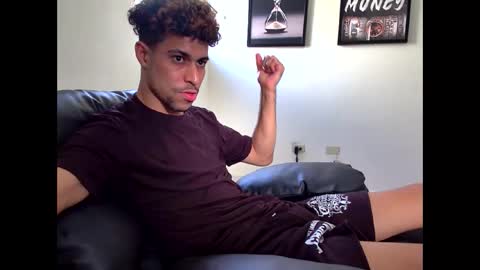 DollarHot30 online show from March 4, 9:44 pm