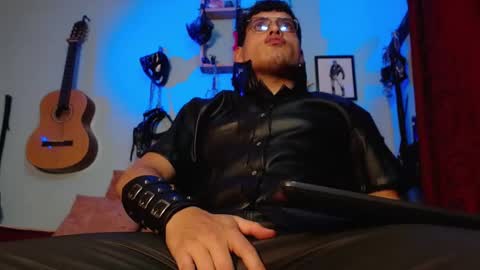 Snapshot of dom2travelers_sm chatting on September 21, 11:05 pm Diego Castell online show from September 21, 11:05 pm