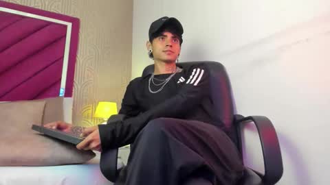 Dominic foox online show from February 28, 11:15 pm