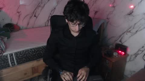 dominus_kane online show from April 7, 4:56 am