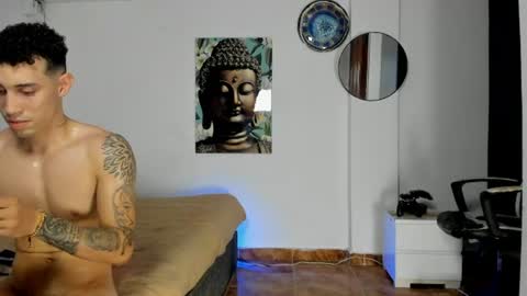 dominyck_ online show from July 8, 7:34 am