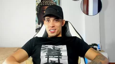 dominyck_ online show from July 11, 4:14 am