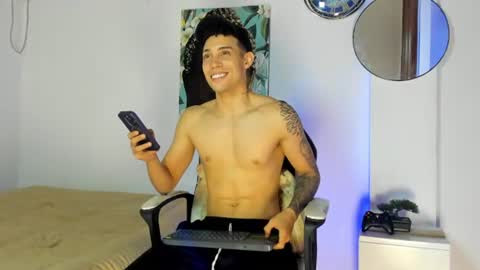 dominyck_ online show from July 5, 4:41 am