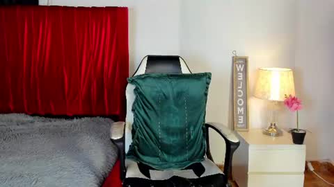 dominyck_ online show from July 22, 4:48 am