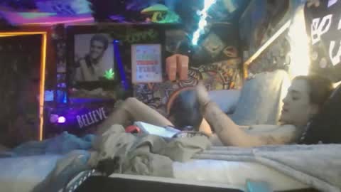 domtom online show from December 5, 1:29 pm