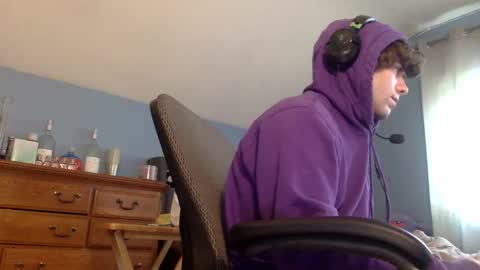 donutking42069 online show from April 5, 6:15 pm