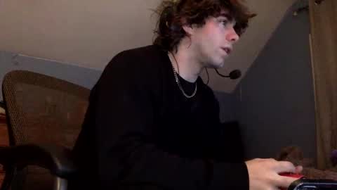 donutking42069 online show from February 17, 11:14 pm