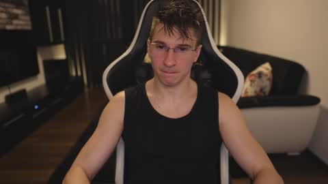 Dorian Reyes online show from January 7, 12:15 am