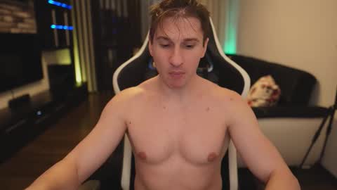 Dorian Reyes online show from February 1, 11:58 pm