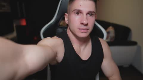 Dorian Reyes online show from November 19, 12:54 am