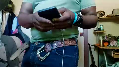 MrPirated online show from April 6, 9:15 pm