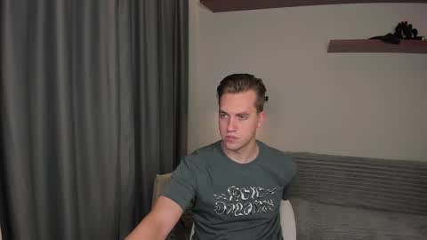 Snapshot of dr_your_dream chatting on September 17, 8:43 pm Mervin online show from September 17, 8:43 pm