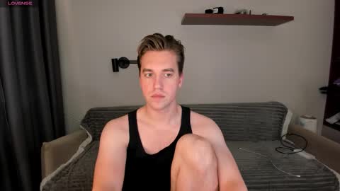 Mervin  online show from October 27, 10:12 pm