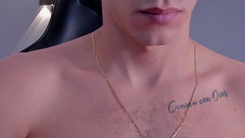 Snapshot of drake_carter1 chatting on January 29, 1:05 am drake_carter1 online show from January 29, 1:05 am