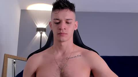 Snapshot of drake_carter1 chatting on February 25, 12:25 am drake_carter1 online show from February 25, 12:25 am