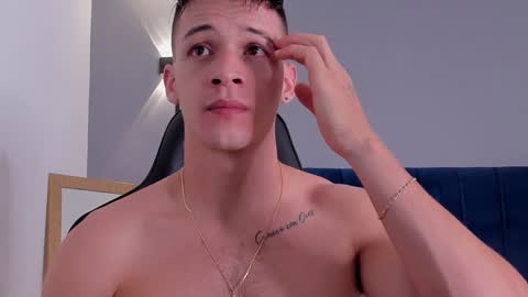 Snapshot of drake_carter1 chatting on January 27, 3:04 am drake_carter1 online show from January 27, 3:04 am
