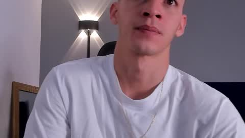 Snapshot of drake_carter1 chatting on February 18, 12:15 am drake_carter1 online show from February 18, 12:15 am