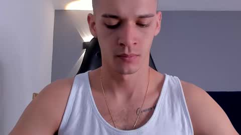 Snapshot of drake_carter1 chatting on February 26, 12:16 am drake_carter1 online show from February 26, 12:16 am