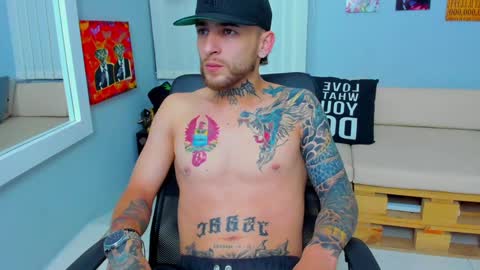 Snapshot of drako_lamar chatting on December 14, 1:38 pm Drako online show from December 14, 1:38 pm