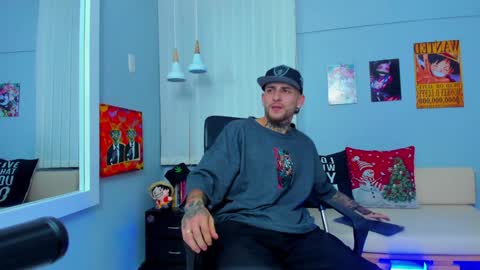 Snapshot of drako_lamar chatting on December 30, 10:23 pm Drako online show from December 30, 10:23 pm