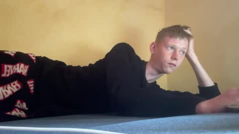 dreamy_devi1 online show from April 14, 11:43 am