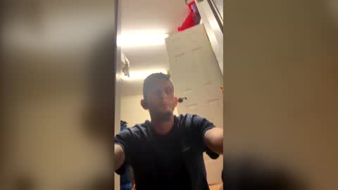 drunkguy1025 online show from December 5, 11:50 am