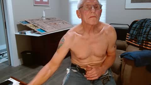 Snapshot of dubl55nikl chatting on January 3, 7:07 pm DublNikl online show from January 3, 7:07 pm