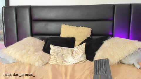 Thomas and Noah online show from April 13, 2:18 pm