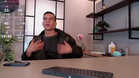 Snapshot of dustin_sonne chatting on December 22, 3:44 am Dustin Sonne online show from December 22, 3:44 am