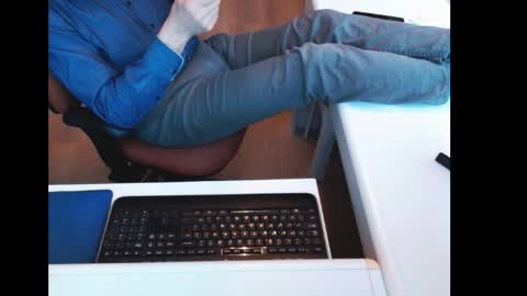 dutchpornking2 online show from April 11, 7:45 am