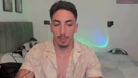 Bryan model independient online show from January 24, 7:18 pm