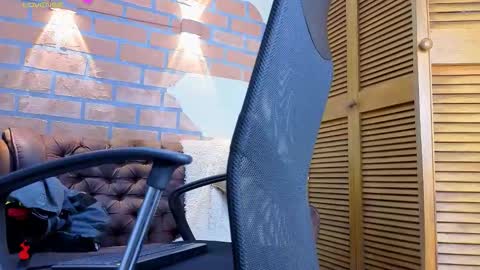 D Y L A N online show from March 2, 5:08 am