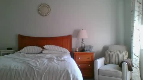 Snapshot of e3smith chatting on October 6, 2:22 pm e3smith online show from October 6, 2:22 pm