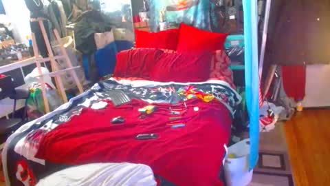 eastbayboy57 online show from December 15, 12:24 pm