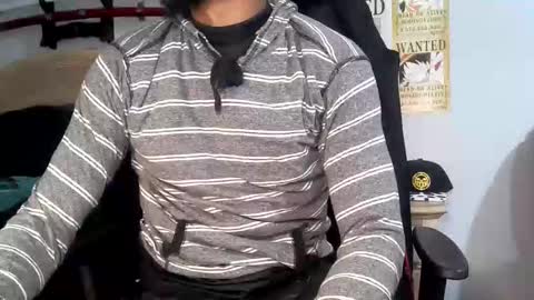 TWITTER   INSTAGRAM    easybreezy20   ONLINE 1230 AM TO 7AM online show from December 21, 5:37 am