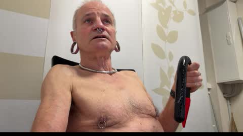 ebb02 online show from April 11, 1:47 pm