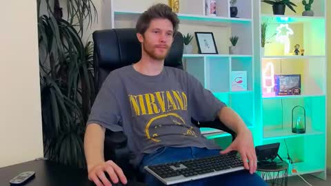 eddie_baker online show from May 28, 10:13 am