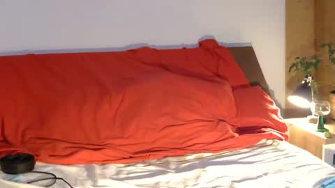 edelholz87 online show from April 13, 4:07 pm