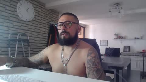 edgarram83 online show from November 3, 7:04 pm