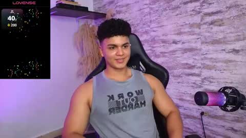 Snapshot of edward__clarck chatting on September 18, 2:57 am EDWARD CLARCK online show from September 18, 2:57 am