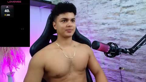 Snapshot of edward__clarck chatting on January 29, 4:36 am EDWARD CLARCK online show from January 29, 4:36 am