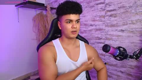 Snapshot of edward__clarck chatting on October 6, 12:26 am EDWARD CLARCK online show from October 6, 12:26 am