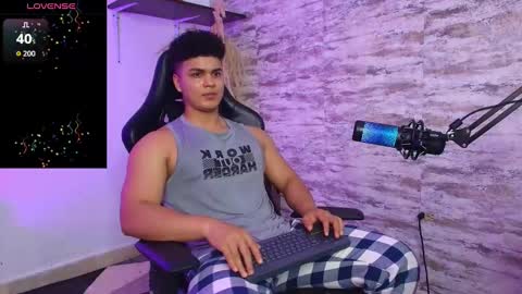 Snapshot of edward__clarck chatting on October 7, 1:53 am EDWARD CLARCK online show from October 7, 1:53 am